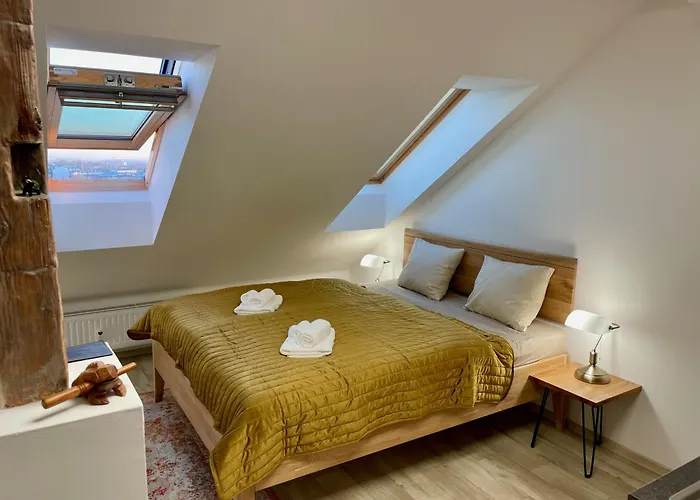 Comfy Central City Retreat